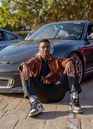 NFL player Eric Kendricks and his Porsche 911 GT3 RS
